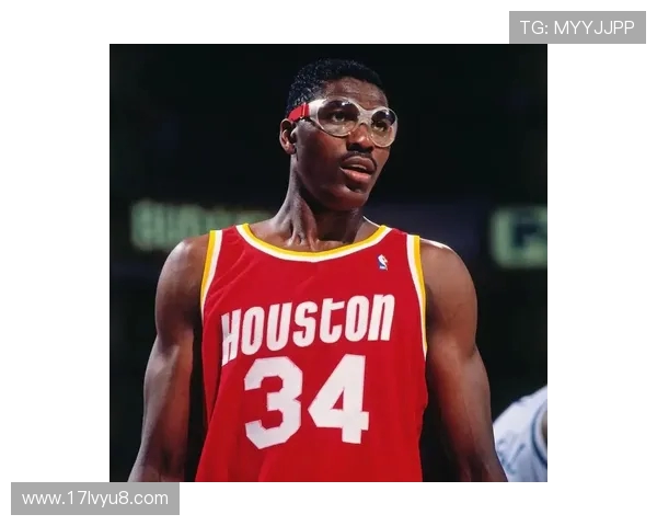 哈基姆·奥拉朱旺：从尼日利亚少年到NBA传奇中锋的辉煌之路