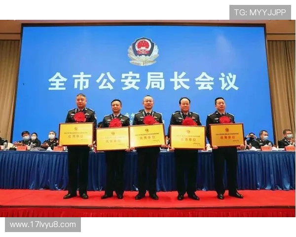 上海羽毛球队团队协作展现出色大满贯点评其默契与拼搏精神