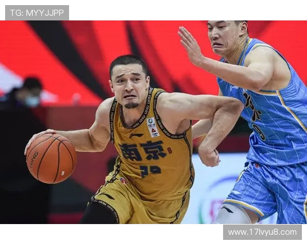 南京篮球队实力之争引发热议球迷对球队未来发展看法各异